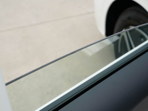 Roewe E6 — China electric EV for export — photo 12