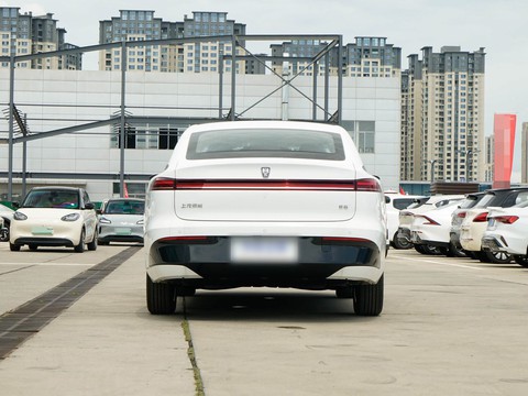 Roewe E6 — China electric EV for export — photo 6