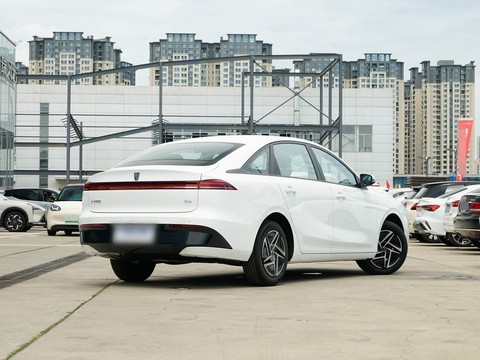 Roewe E6 — China electric EV for export — photo 7