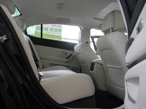 Roewe Rong Weie950 — China electric EV for export — photo 11