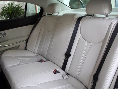 Roewe Rong Weie950 — China electric EV for export — photo 12