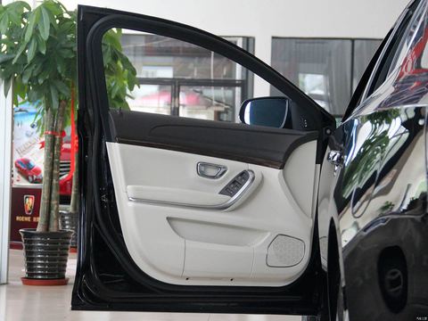 Roewe Rong Weie950 — China electric EV for export — photo 13