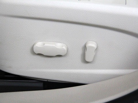 Roewe e950 — China plug-in hybrid EV for export — photo 15