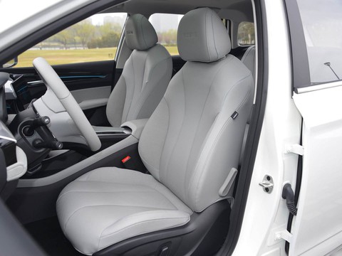 Roewe Ei5 — China electric EV for export — photo 10