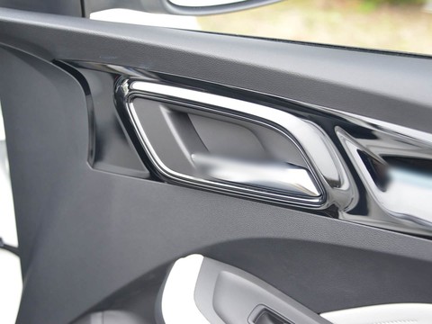 Roewe Ei5 — China electric EV for export — photo 14