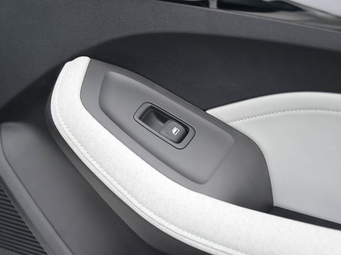 Roewe Rong WeiEi5 — China electric EV for export — photo 15