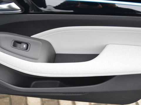Roewe Rong WeiEi5 — China electric EV for export — photo 16