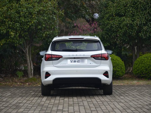 Roewe Ei5 — China electric EV for export — photo 6