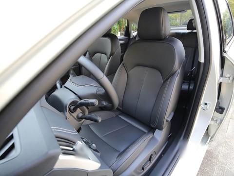 Roewe ei6 — China plug-in hybrid EV for export — photo 10