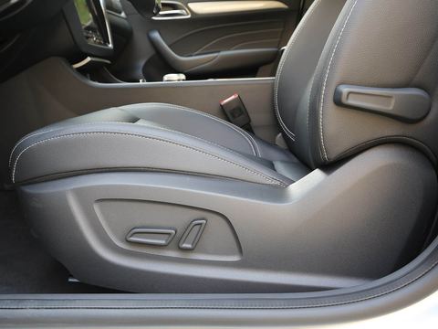 Roewe Rong Weii6 — China electric EV for export — photo 14