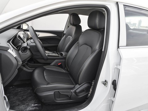 Roewe i6 MAX — China plug-in hybrid EV for export — photo 10