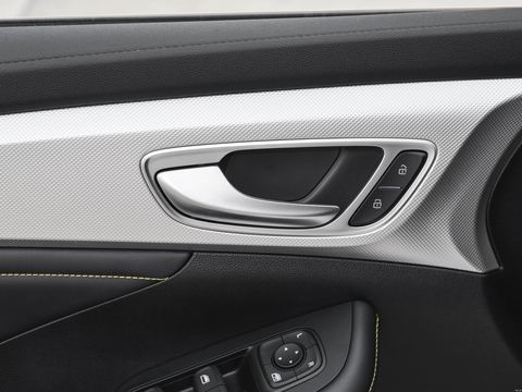 Roewe Rong Weii6 MAX — China electric EV for export — photo 14