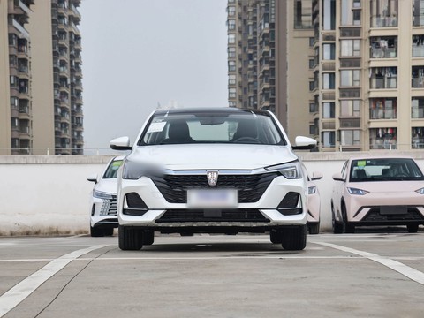 Roewe i6 MAX — China plug-in hybrid EV for export — photo 2