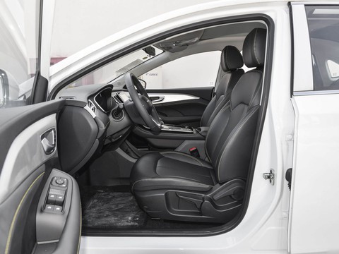 Roewe i6 MAX — China plug-in hybrid EV for export — photo 9