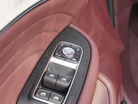 Roewe iMAX8 EV — China electric EV for export — photo 15