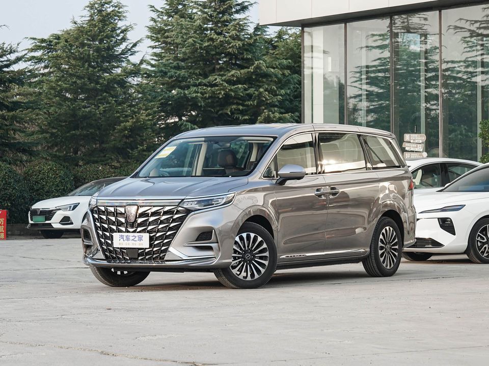Roewe iMAX8 EV — China electric EV for export