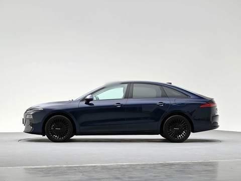 Roewe M7 DMH — China plug-in hybrid EV for export — photo 4