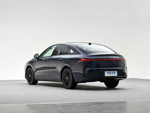 Roewe Rong WeiM7 DMH — China electric EV for export — photo 5