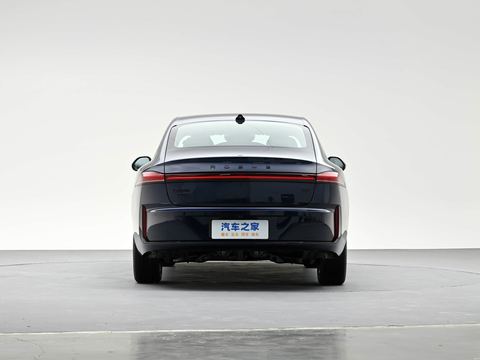Roewe Rong WeiM7 DMH — China electric EV for export — photo 6