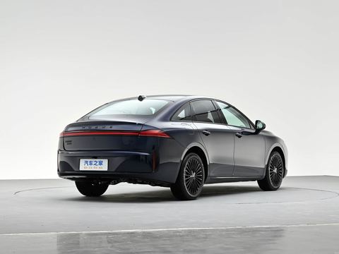Roewe Rong WeiM7 DMH — China electric EV for export — photo 7