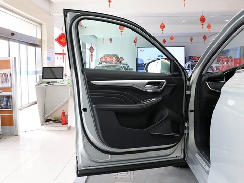 Roewe Marvel X — China electric EV for export — photo 12