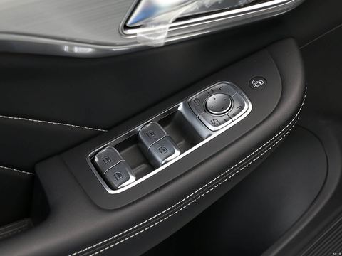Roewe Rong WeiMARVEL X — China electric EV for export — photo 14