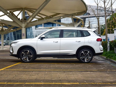 Roewe RX5 eMAX — China plug-in hybrid EV for export — photo 4