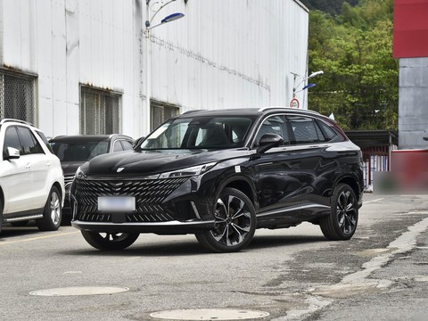 Roewe eRX5 — China plug-in hybrid EV for export