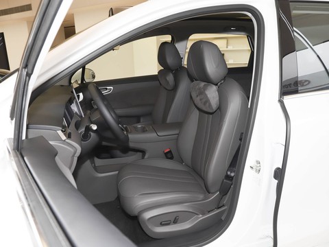 SAIC H H5 — China electric EV for export — photo 10