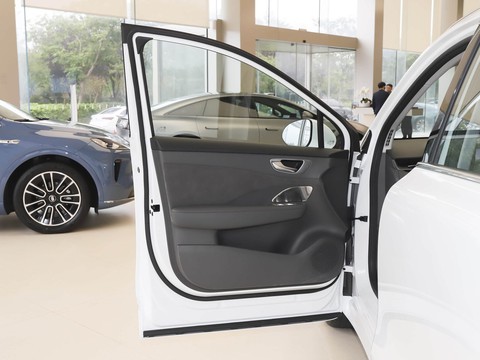 SAIC H H5 — China electric EV for export — photo 11