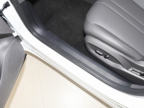 SAIC H H5 — China electric EV for export — photo 16