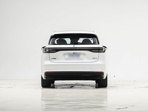 SAIC H H5 — China electric EV for export — photo 6
