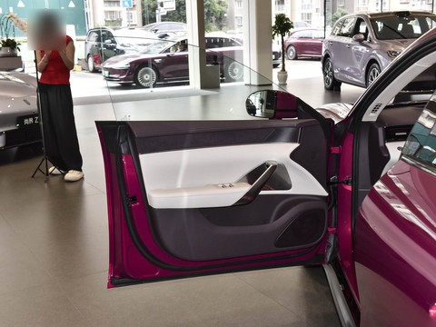 SAIC H Z7 — China electric EV for export — photo 12