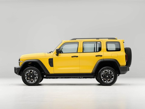 Tank 300 L — China plug-in hybrid EV for export — photo 4