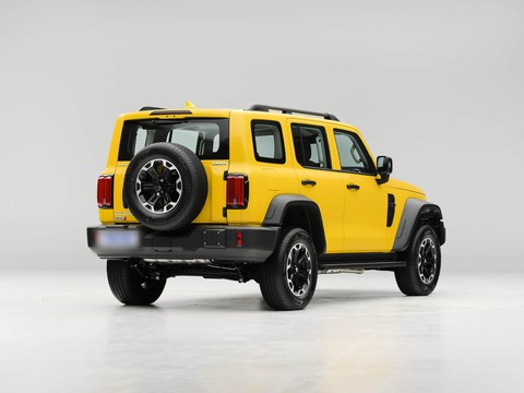 Tank 300 L — China plug-in hybrid EV for export — photo 7