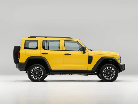 Tank 300 L — China plug-in hybrid EV for export — photo 8