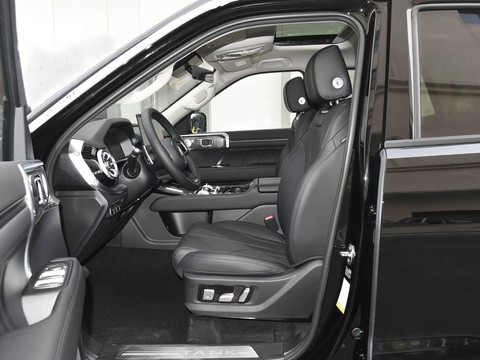 Tank 400 Hi4-T — China plug-in hybrid EV for export — photo 9