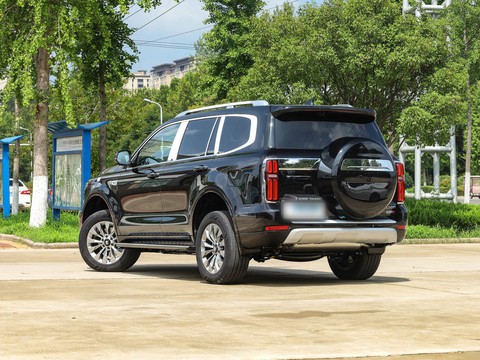 Tank 500 Hi4-T — China plug-in hybrid EV for export — photo 5