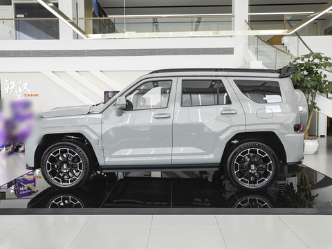 Tank 700 Hi4-T — China plug-in hybrid EV for export — photo 4