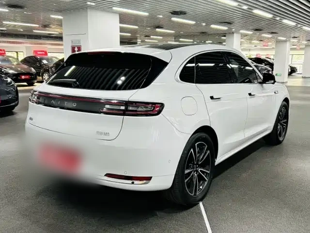 2025 AITO M5 EREV Ultra RWD — used China EV for export (2025) — photo 4