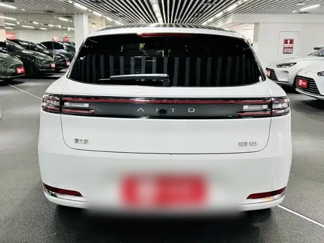 2025 AITO M5 EREV Ultra RWD — used China EV for export (2025) — photo 5