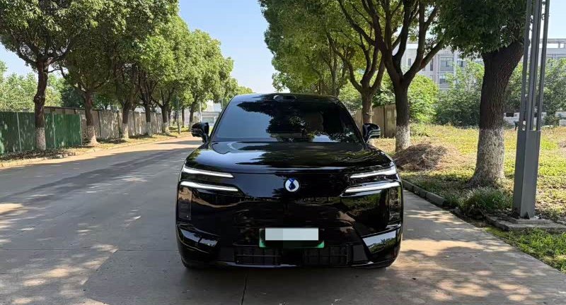 2025 Denza N8L — used China EV for export (2025) — photo 2