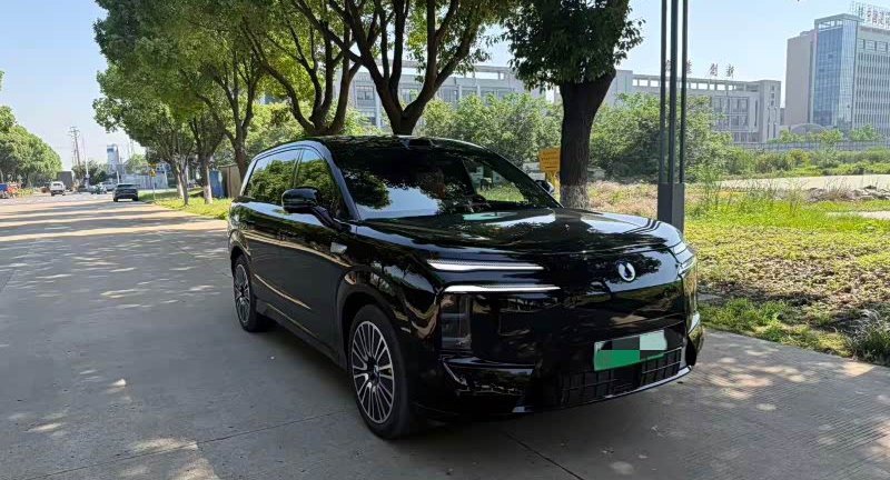 2025 Denza N8L — used China EV for export (2025) — photo 3
