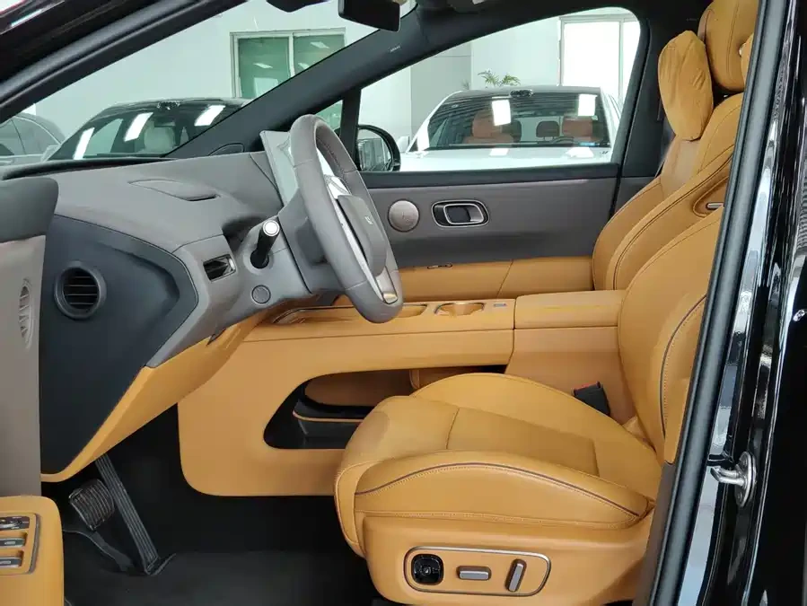 2025 Li Auto i6 Standard RWD — used China EV for export (2025) — photo 2