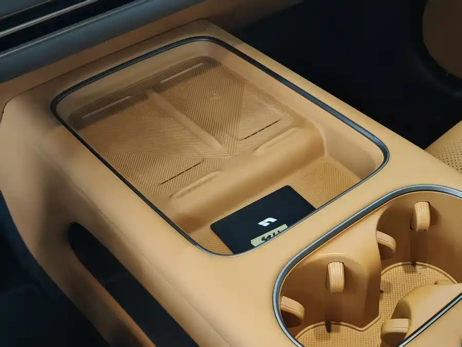 2025 Li Auto i6 Standard RWD — used China EV for export (2025) — photo 3