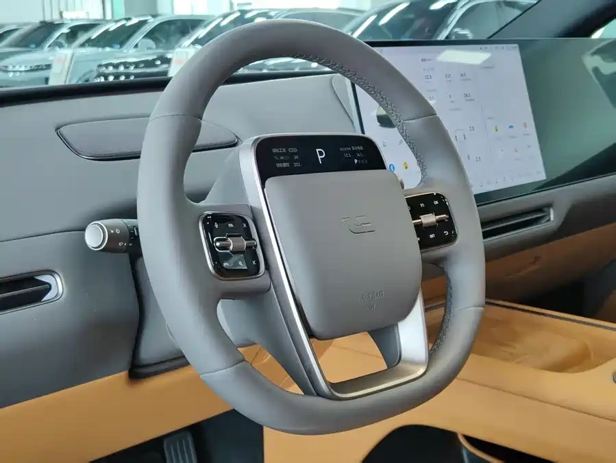 2025 Li Auto i6 Standard RWD — used China EV for export (2025) — photo 5