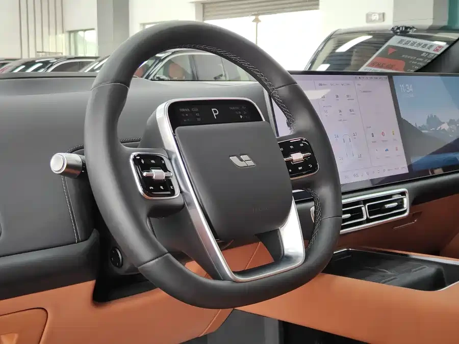 2025 Li Auto L8 Ultra Smart Refresh — used China EV for export (2025) — photo 3