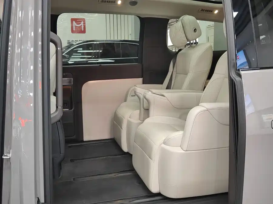 2024 Li Auto MEGA Ultra — used China EV for export (2025) — photo 4