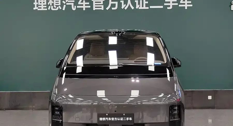 2025 Li Auto MEGA — used China EV for export (2025) — photo 2