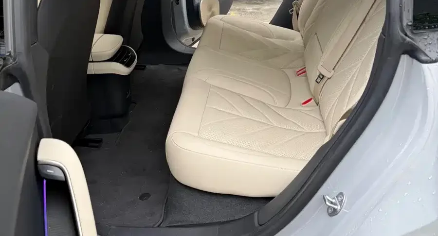 2025 NIO ET5T — used China EV for export (2025) — photo 2
